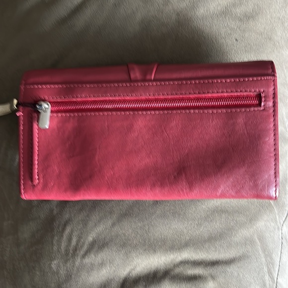Red Wallet - Picture 3 of 6